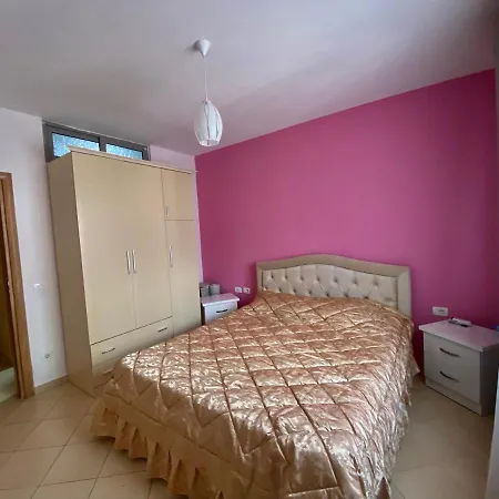 Lovely Beachfront Apartament Durrës