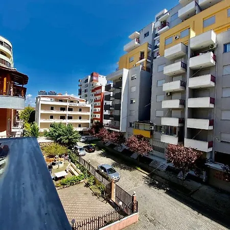 Lovely Beachfront * Durrës