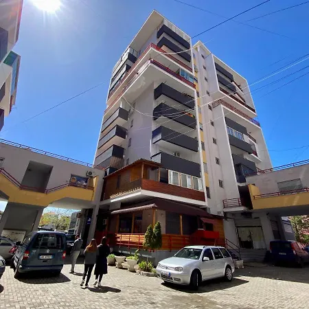 Lovely Beachfront Apartament Durrës